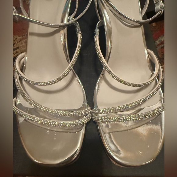 INEZ Sofia Silver Metallic Mid-Heel Sandals with Crystals - Picture 3 of 9